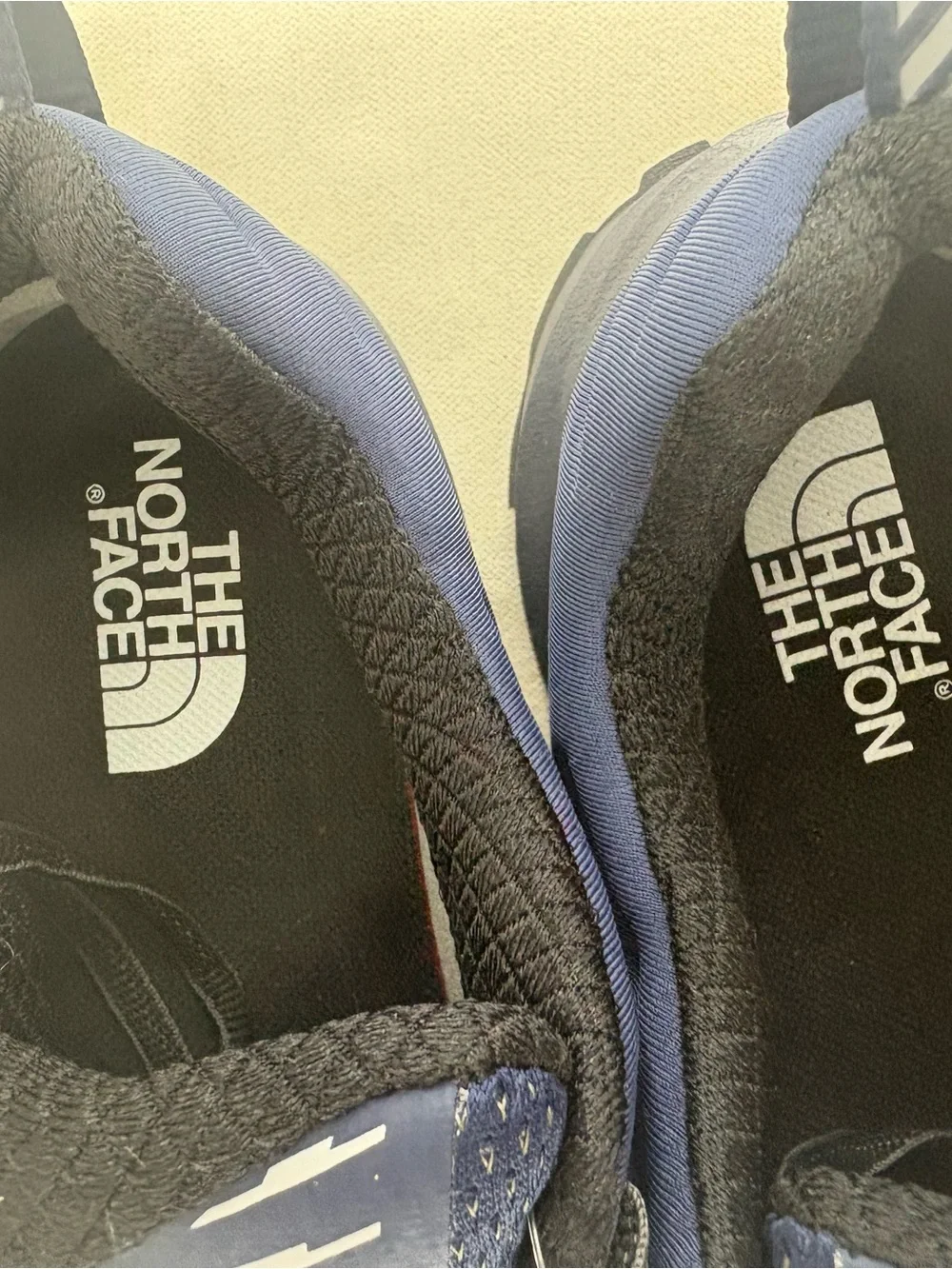 The North Face grey/blue Men's Vectiv Trail Shoe - size 8.5/41 New with tags